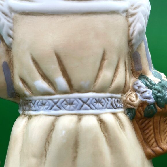 VTG Ceramic Old World Father Christmas Music Box Figurine Flowers Swan Holiday - Picture 12 of 16